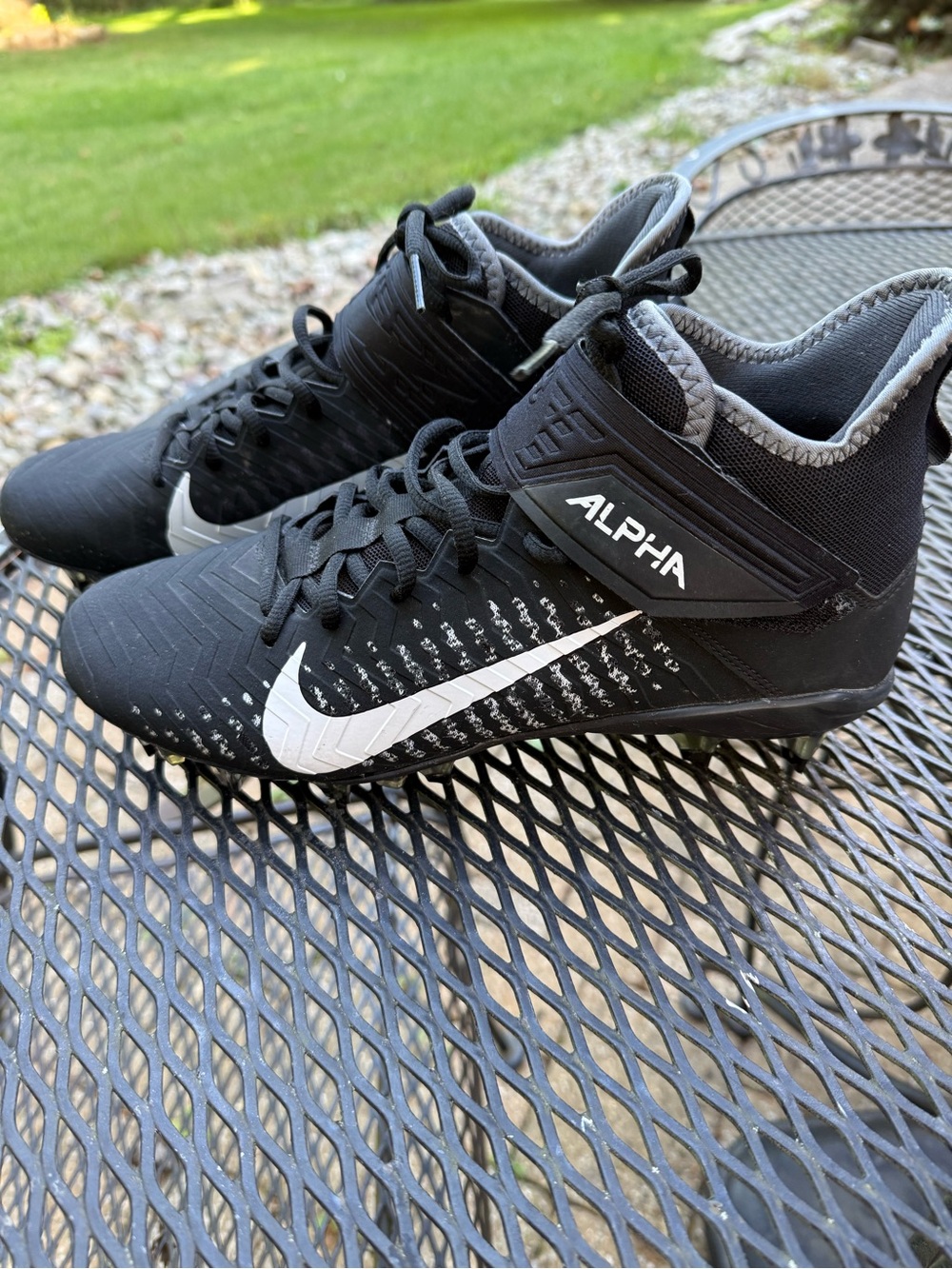 Nike Alpha Football Cleats Mid-Top Athletic Mens size 8.5 Black & White